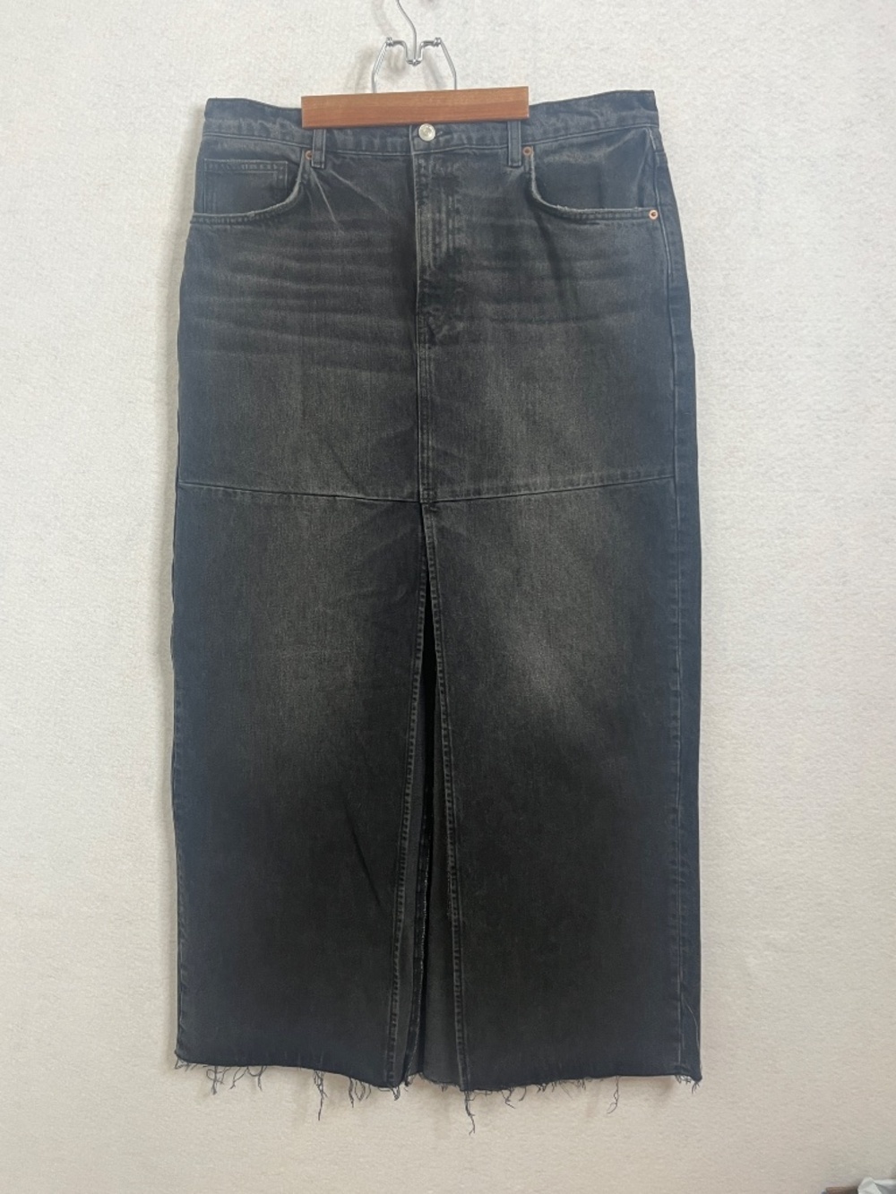 Reformation Jeans Black Denim Midi Skirt Raw Hem Front Slit Size 31
